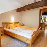 Lägenhet Beim Holzschnitzer-2 By Interhome