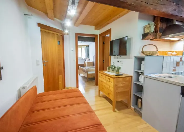 Beim Holzschnitzer-2 By Interhome